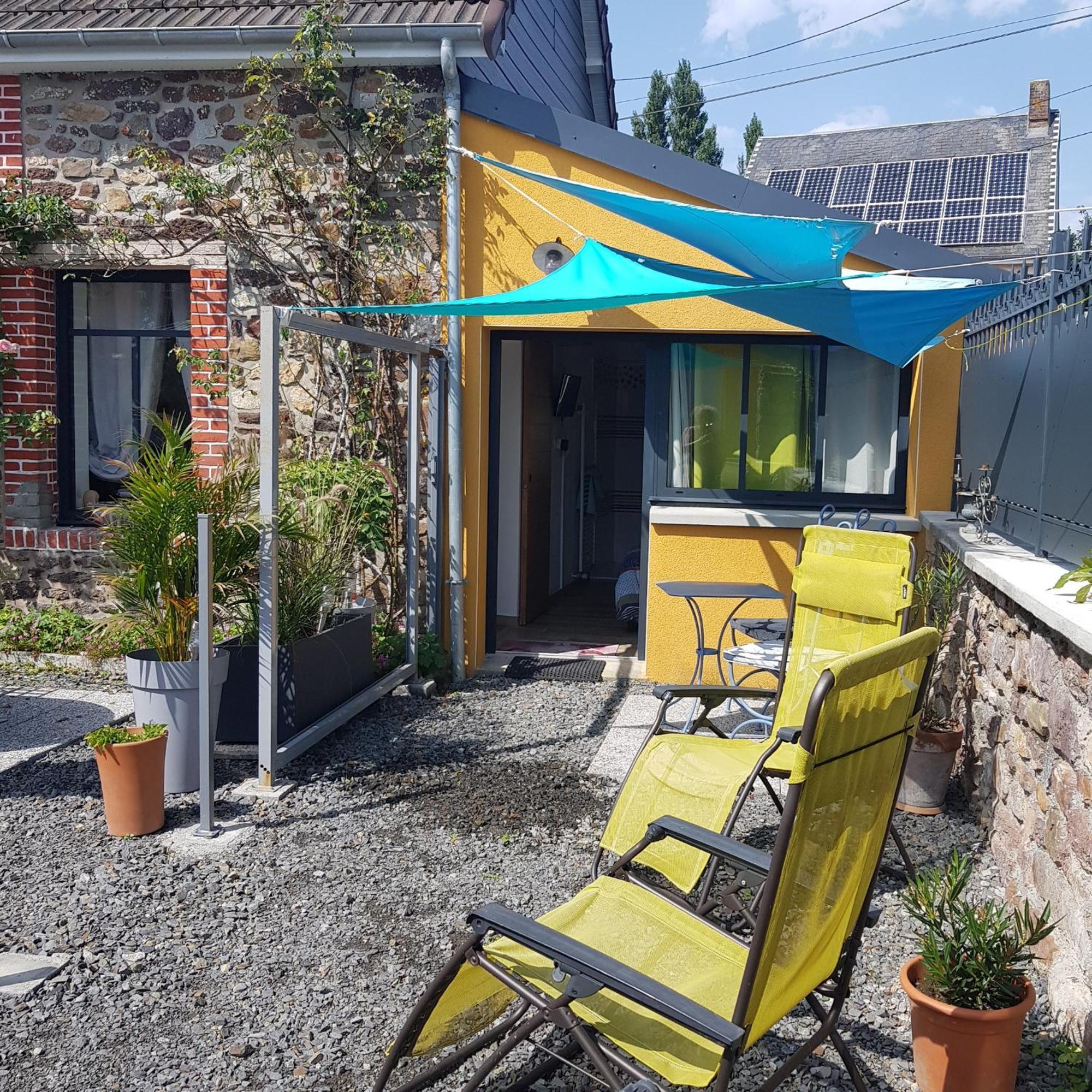 Le Jardin Bed and Breakfast Coudeville Exteriör bild